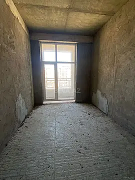 Satılır 4 otaqlı mənzil 234 m²