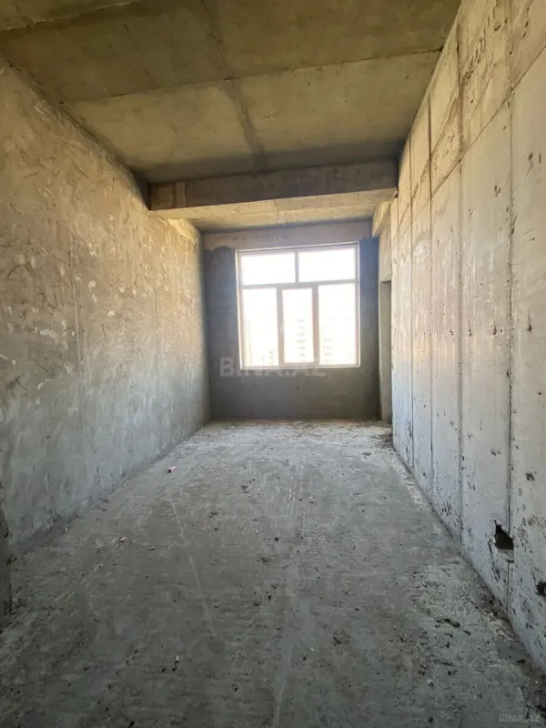 Satılır 4 otaqlı mənzil 234 m²