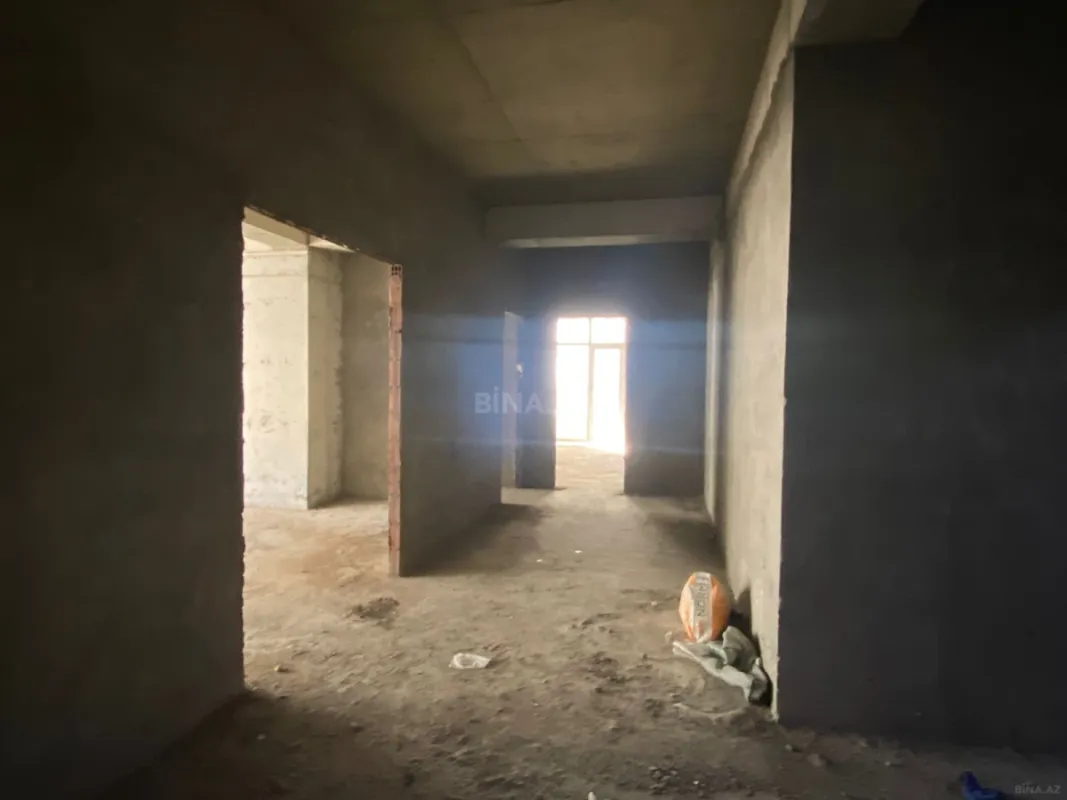 Satılır 4 otaqlı mənzil 234 m²