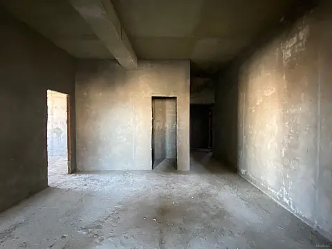 Satılır 4 otaqlı mənzil 234 m²