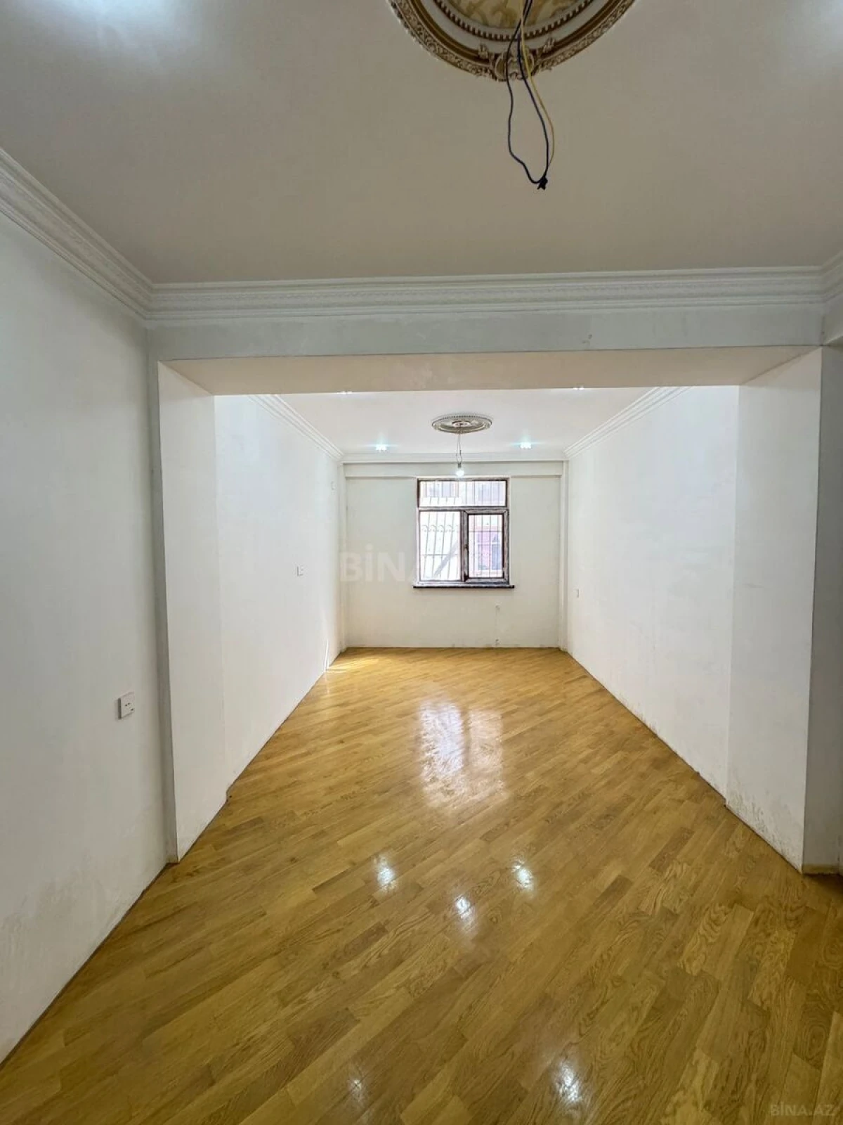 Satılır 3 otaqlı mənzil 120 m²