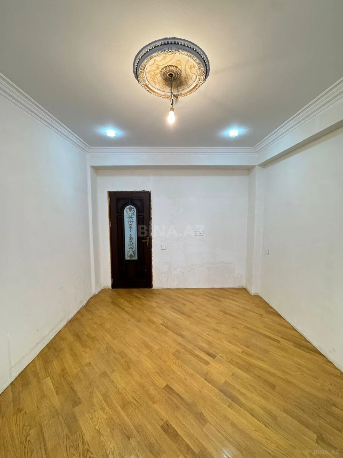 Satılır 3 otaqlı mənzil 120 m²
