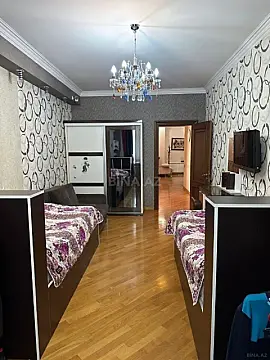 Satılır 4 otaqlı mənzil 218 m²