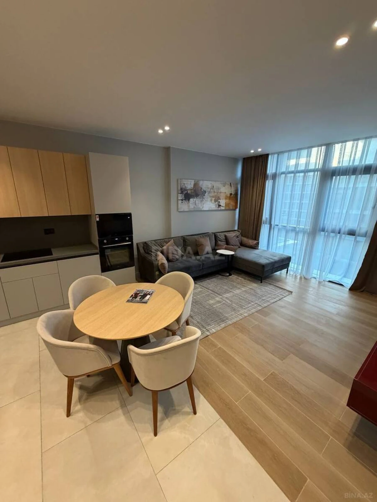 Kirayə verilir 2 otaqlı mənzil 80 m²