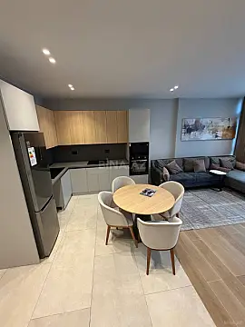 Kirayə verilir 2 otaqlı mənzil 80 m²