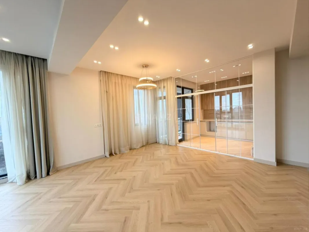 Satılır 2 otaqlı mənzil 76 m²