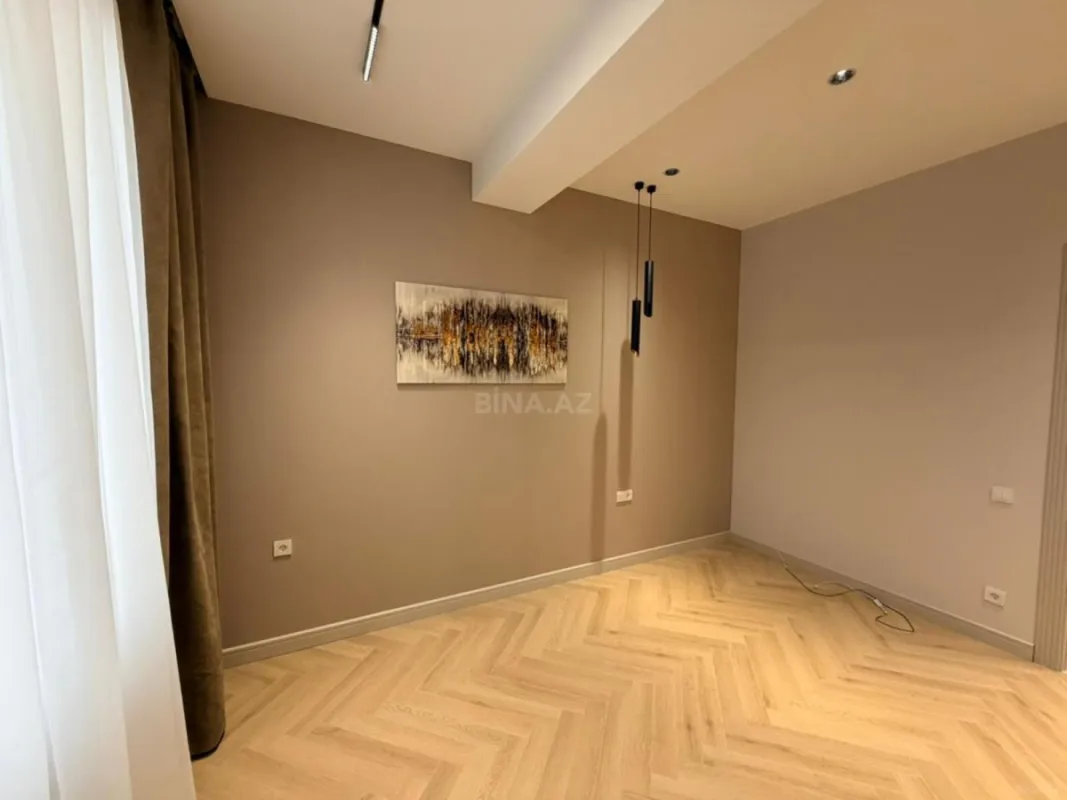 Satılır 2 otaqlı mənzil 76 m²