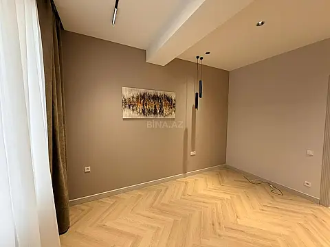 Satılır 2 otaqlı mənzil 76 m²