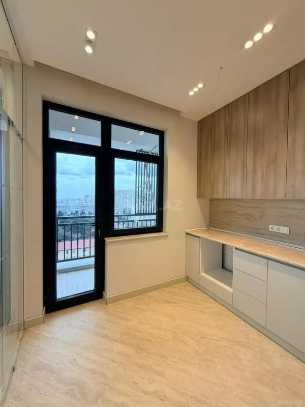 Satılır 2 otaqlı mənzil 76 m²