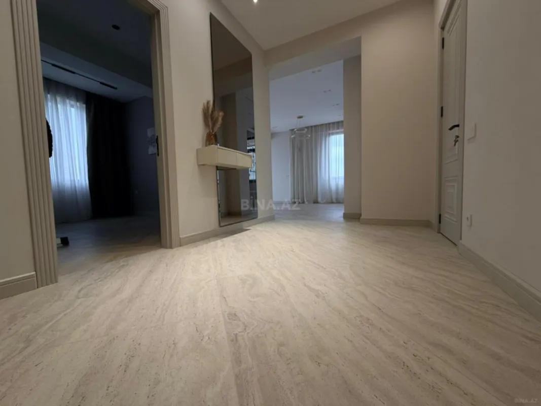 Satılır 2 otaqlı mənzil 76 m²
