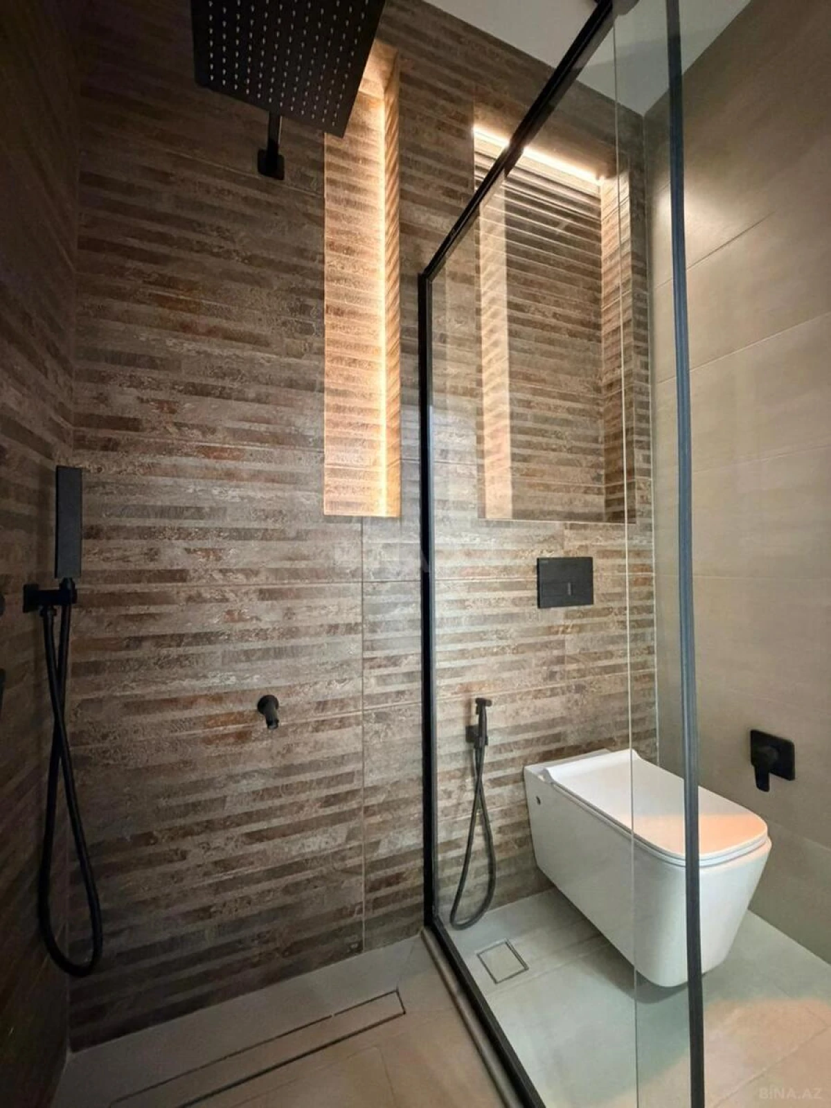 Satılır 2 otaqlı mənzil 76 m²