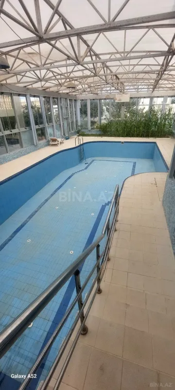 Satılır 12 otaqlı həyət evi 400 m²