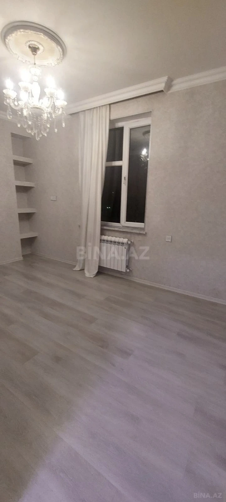 Satılır 12 otaqlı həyət evi 400 m²