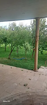 Satılır 12 otaqlı həyət evi 400 m²