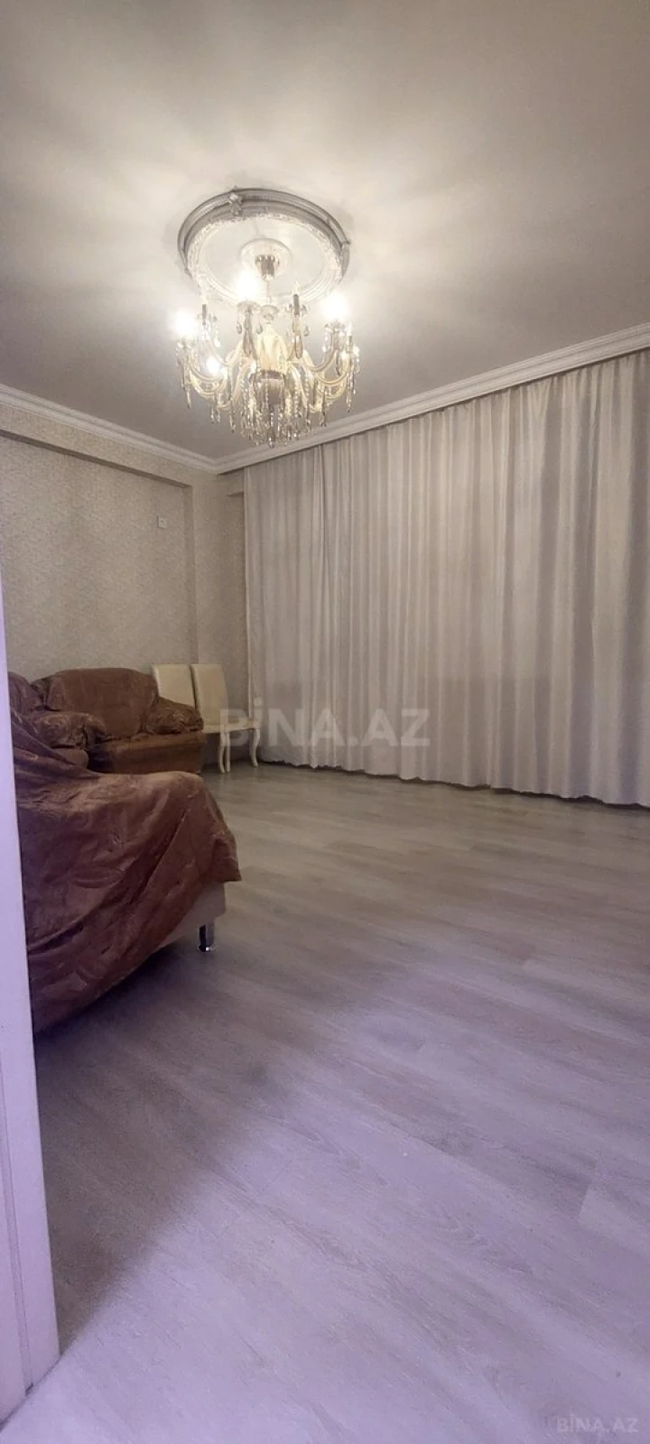 Satılır 12 otaqlı həyət evi 400 m²