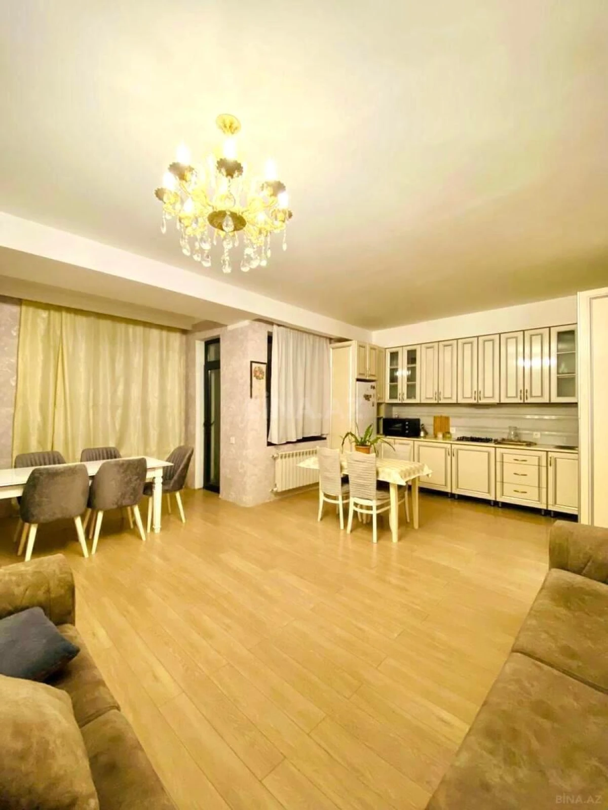 Satılır 3 otaqlı mənzil 115 m²