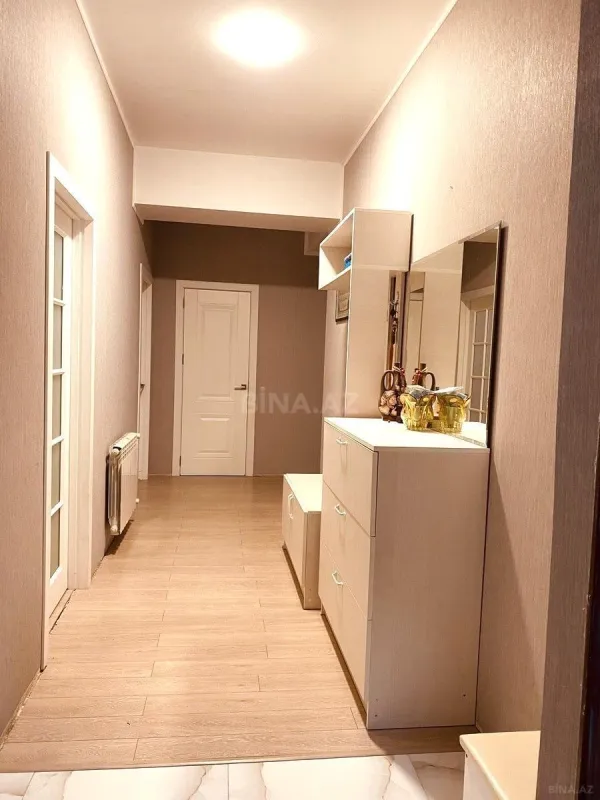 Satılır 3 otaqlı mənzil 115 m²