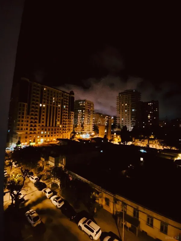 Satılır 3 otaqlı mənzil 115 m²