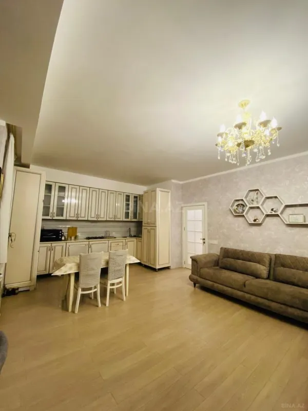 Satılır 3 otaqlı mənzil 115 m²