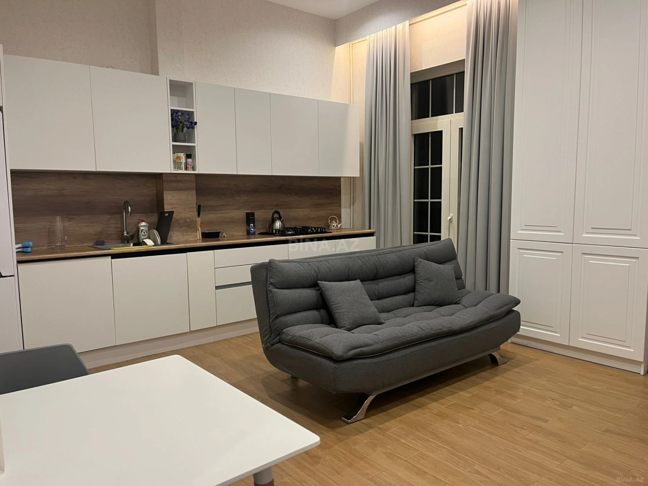 Kirayə verilir 2 otaqlı mənzil 50 m²
