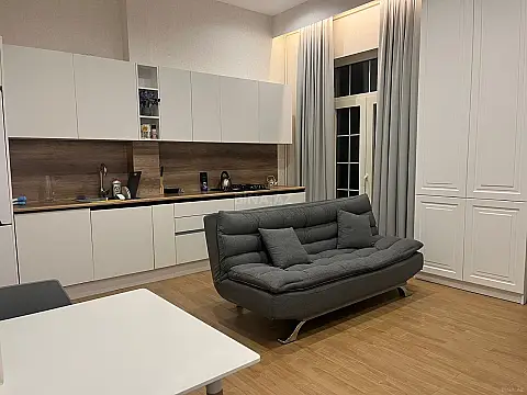 Kirayə verilir 2 otaqlı mənzil 50 m²