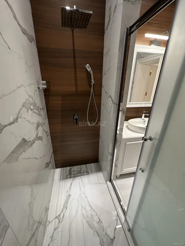 Kirayə verilir 4 otaqlı mənzil 180 m²