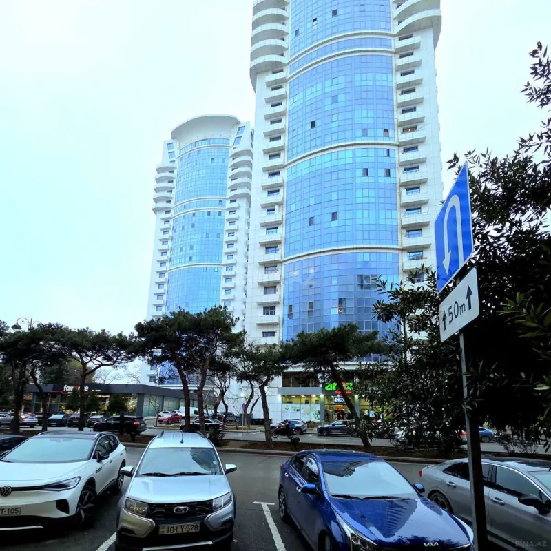 Kirayə verilir 4 otaqlı mənzil 180 m²