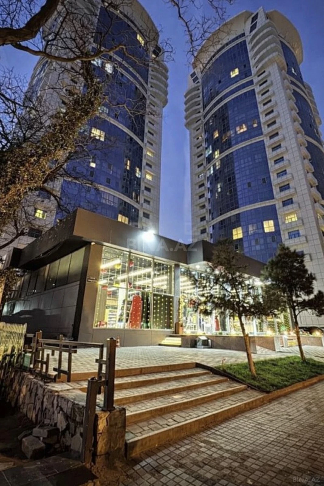 Kirayə verilir 4 otaqlı mənzil 180 m²