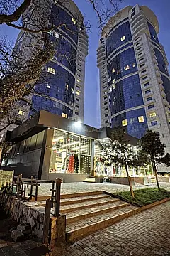 Kirayə verilir 4 otaqlı mənzil 180 m² — Bakı, Nizami 4 otaq 180.00 m²