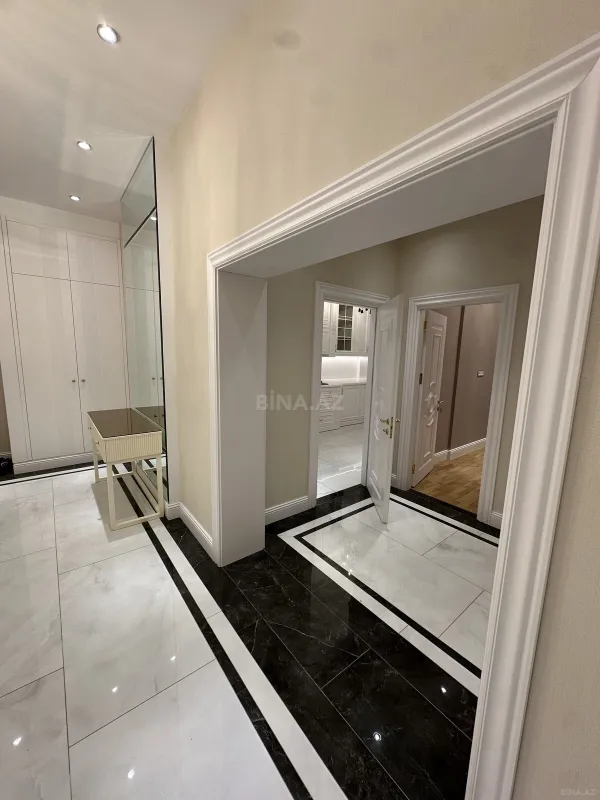 Kirayə verilir 4 otaqlı mənzil 180 m²