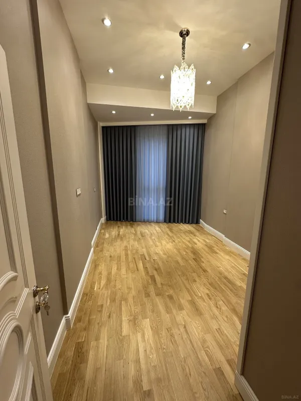 Kirayə verilir 4 otaqlı mənzil 180 m²
