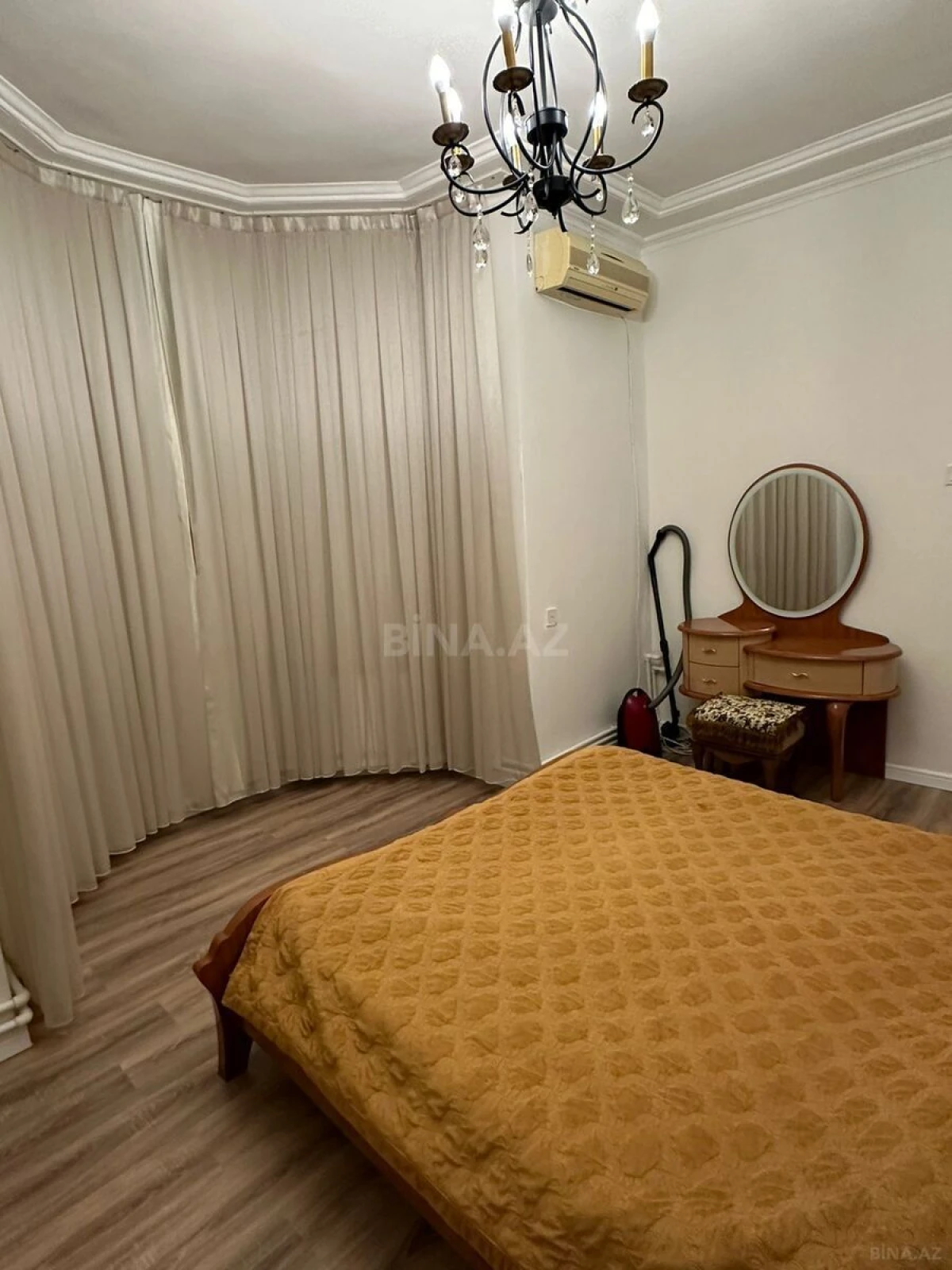 Kirayə verilir 2 otaqlı mənzil 80 m²