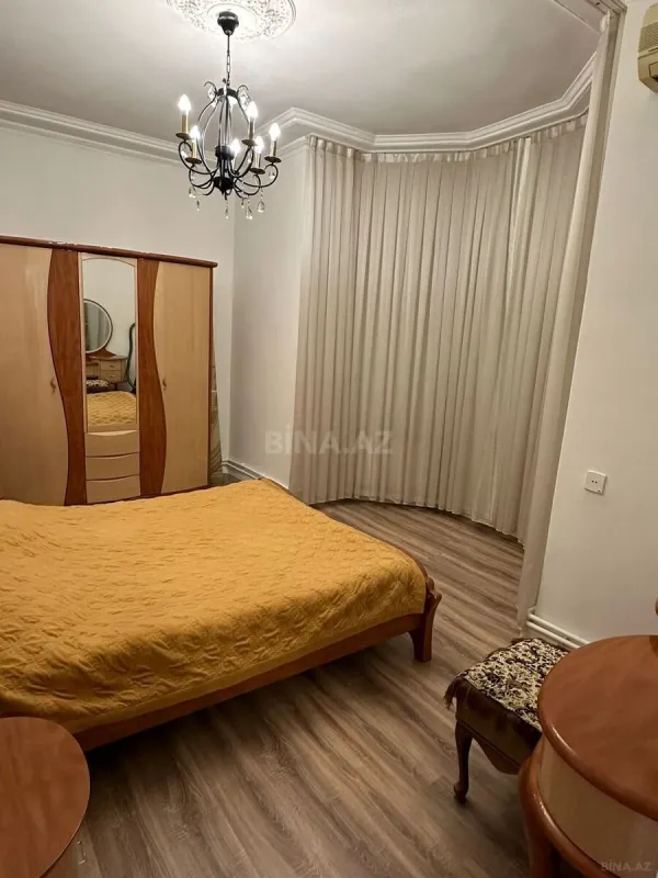 Kirayə verilir 2 otaqlı mənzil 80 m²