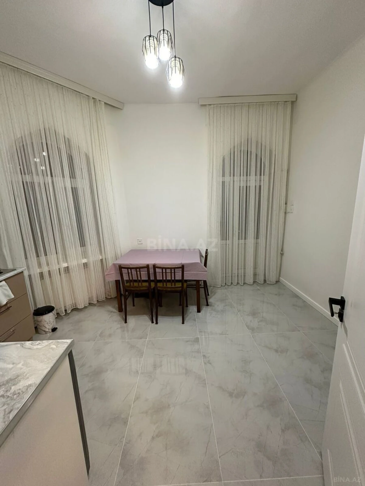 Kirayə verilir 2 otaqlı mənzil 80 m²