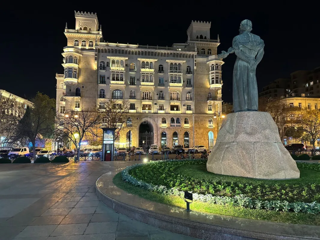 Kirayə verilir 2 otaqlı mənzil 80 m²