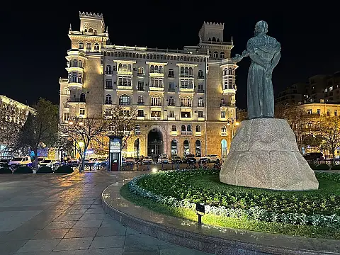 Kirayə verilir 2 otaqlı mənzil 80 m²