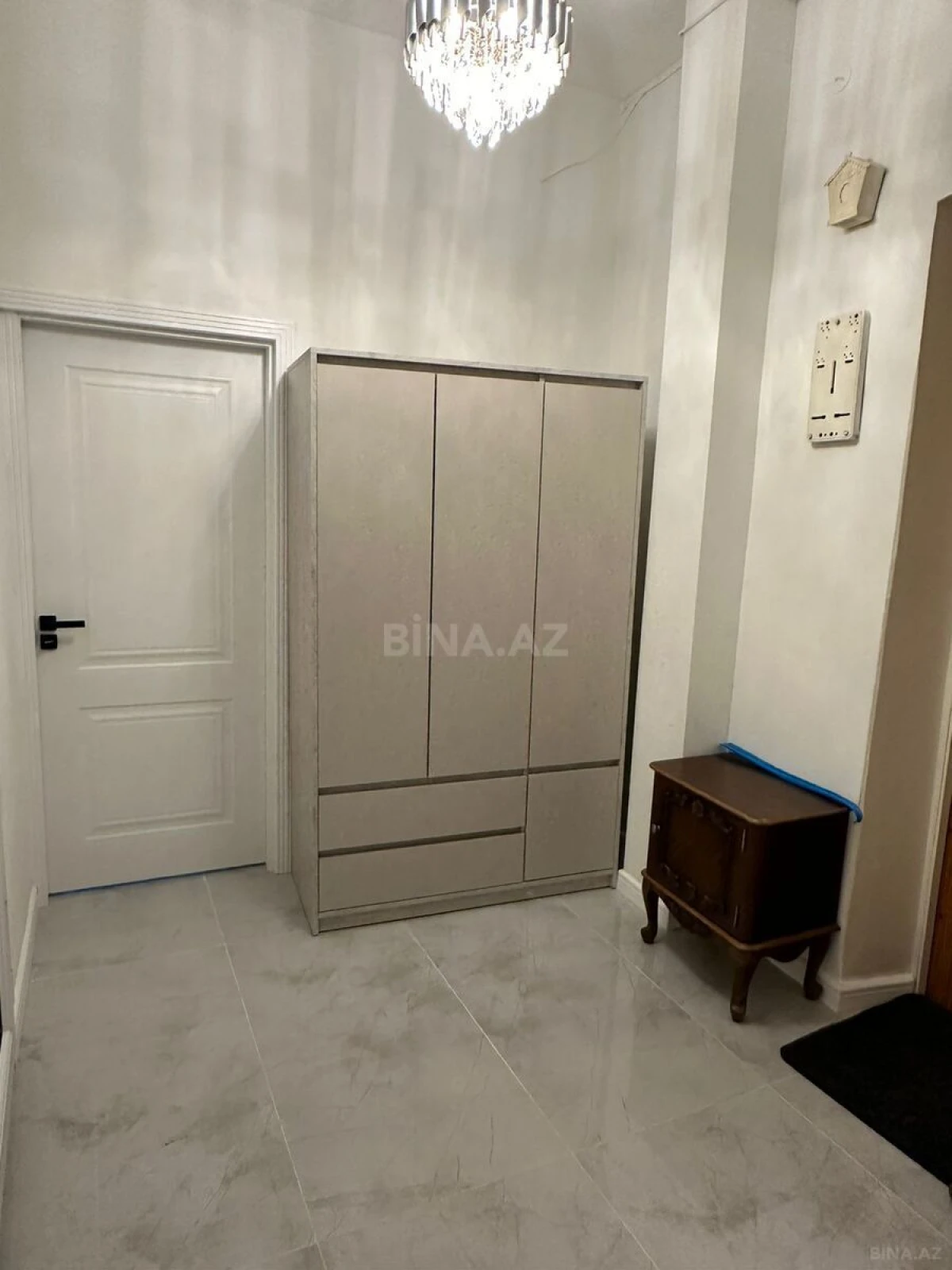 Kirayə verilir 2 otaqlı mənzil 80 m²