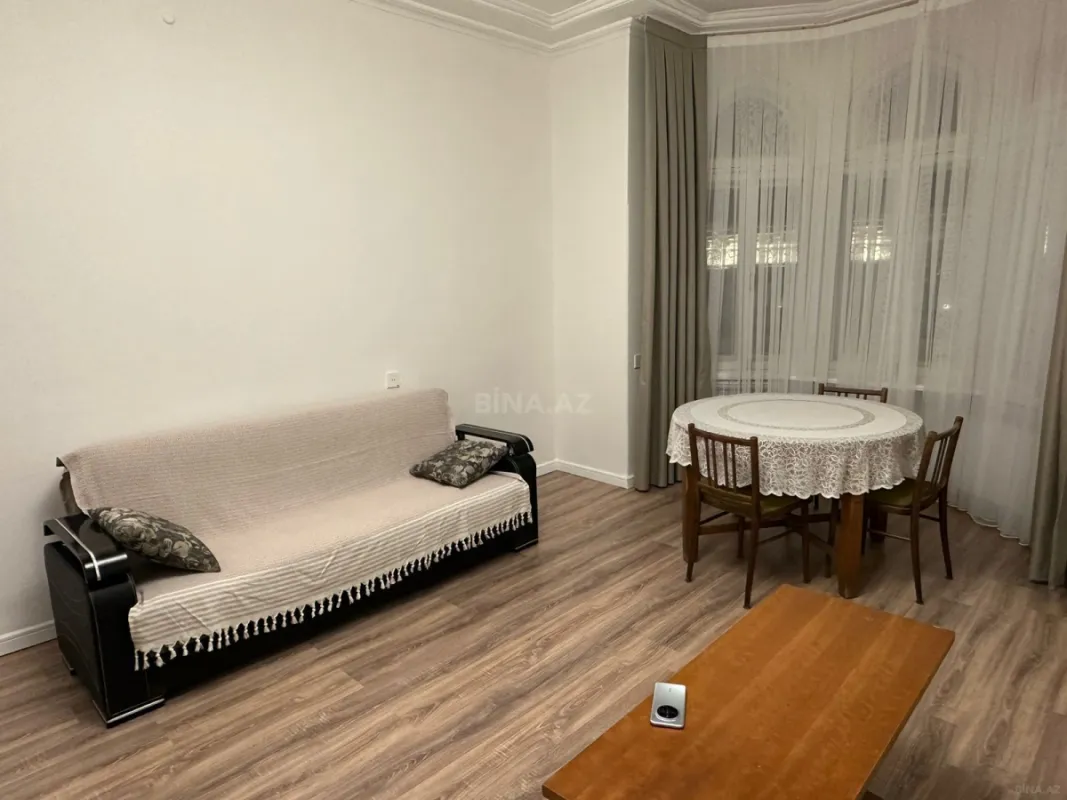 Kirayə verilir 2 otaqlı mənzil 80 m²
