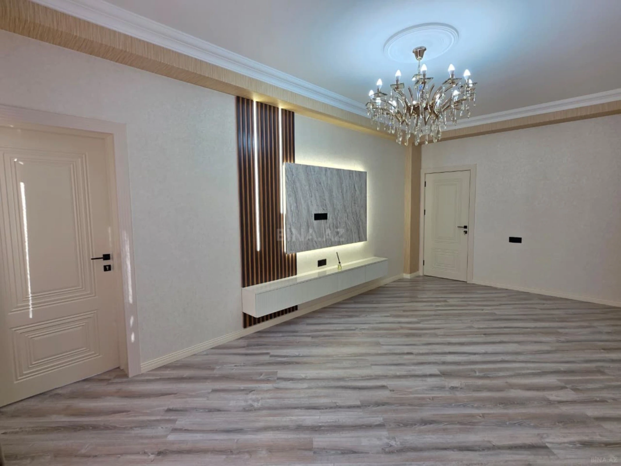 Satılır 3 otaqlı mənzil 98 m²