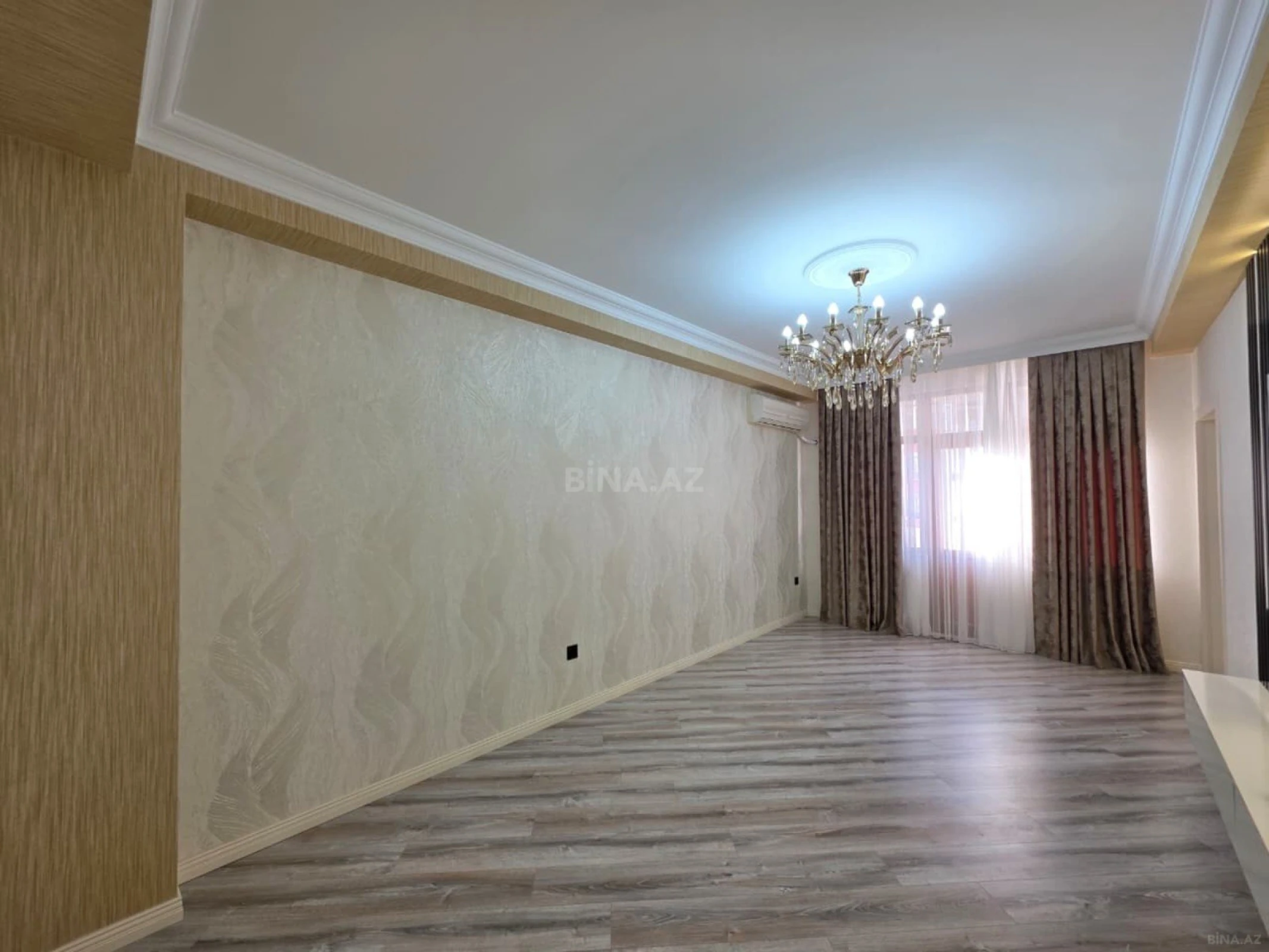 Satılır 3 otaqlı mənzil 98 m²