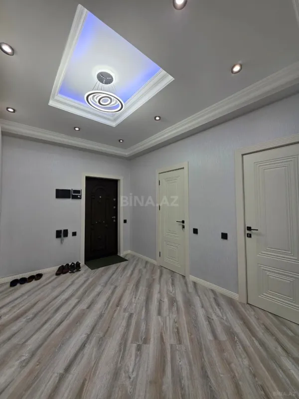 Satılır 3 otaqlı mənzil 98 m²