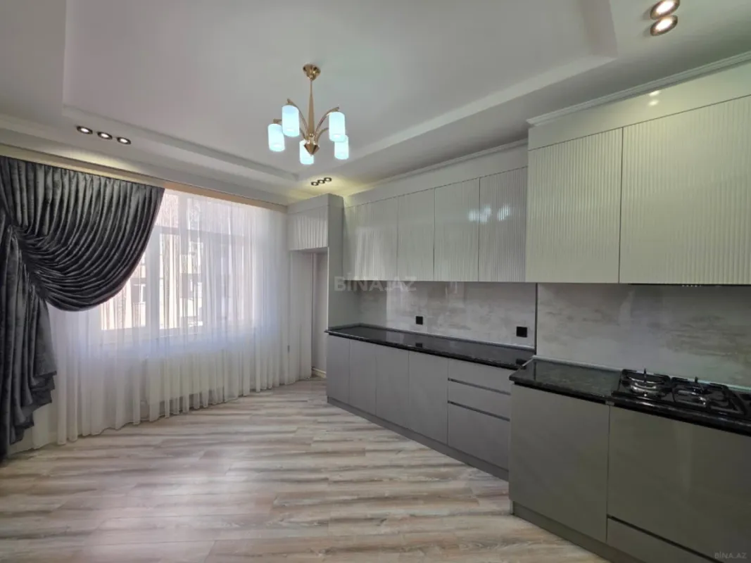 Satılır 3 otaqlı mənzil 98 m²