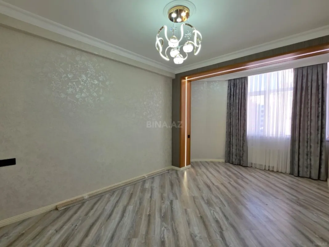 Satılır 3 otaqlı mənzil 98 m²