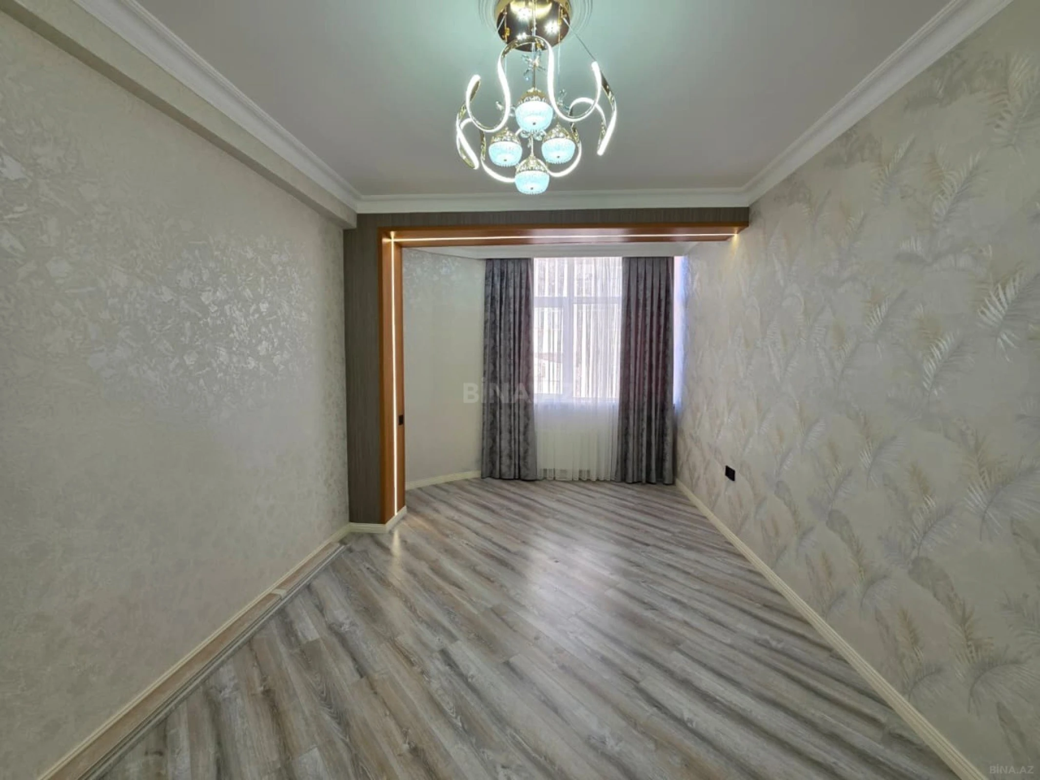 Satılır 3 otaqlı mənzil 98 m²