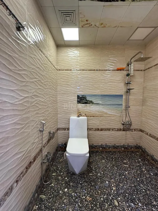 Satılır 3 otaqlı mənzil 135 m²