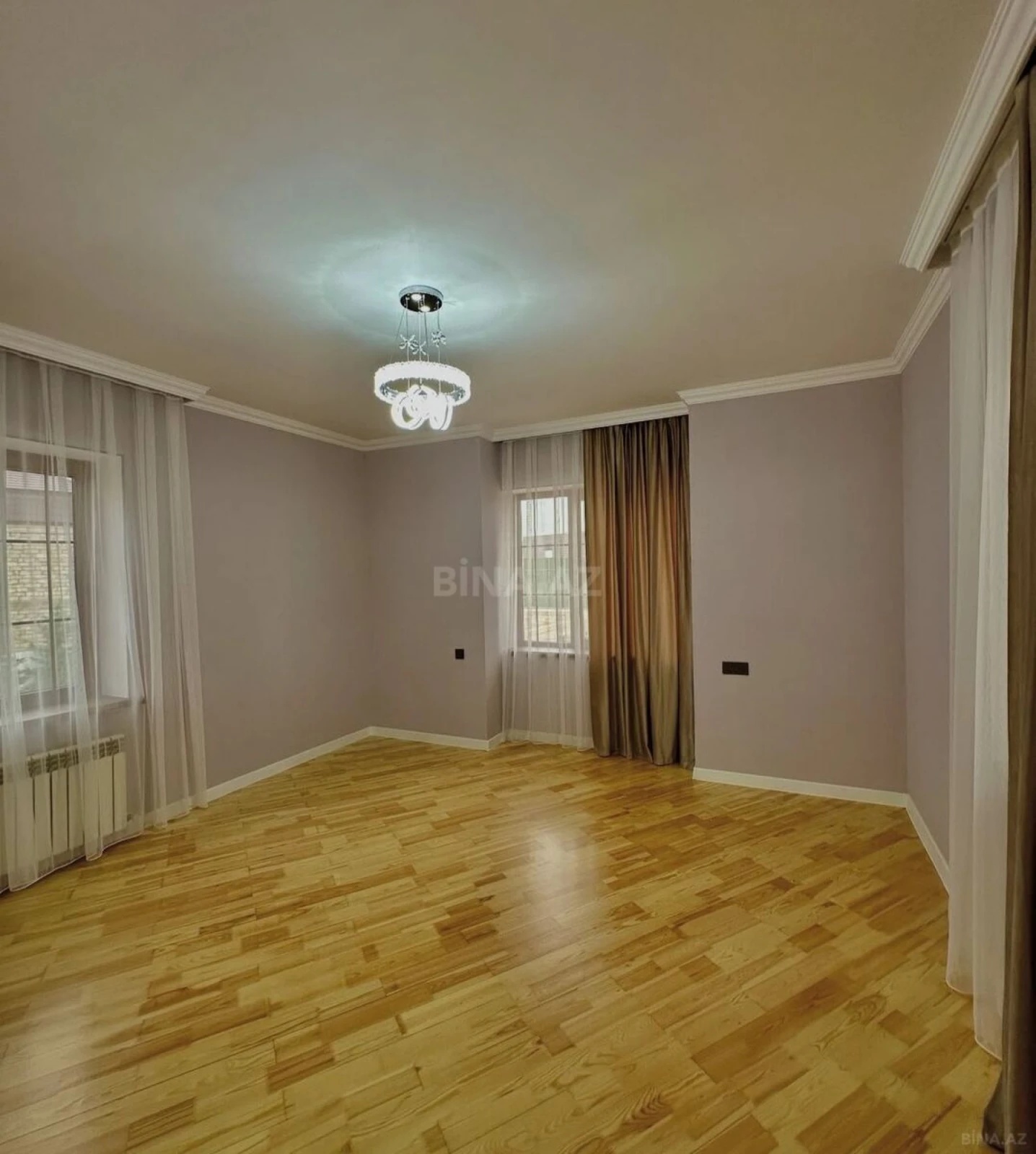 Satılır 6 otaqlı həyət evi 210 m²
