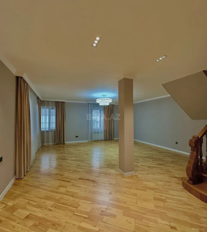 Satılır 6 otaqlı həyət evi 210 m²