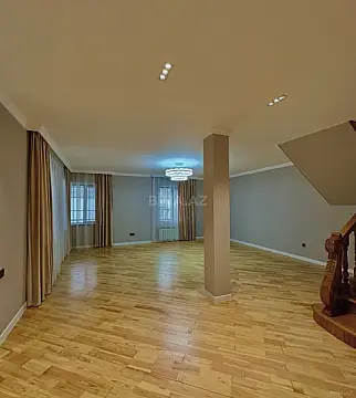 Satılır 6 otaqlı həyət evi 210 m²
