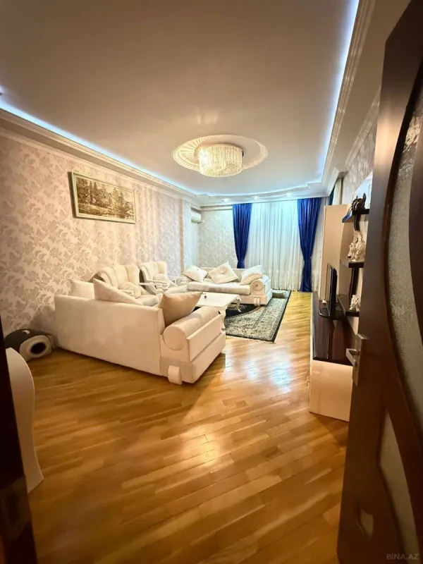 Satılır 3 otaqlı mənzil 140 m²