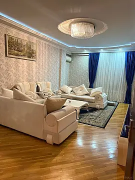 Satılır 3 otaqlı mənzil 140 m²